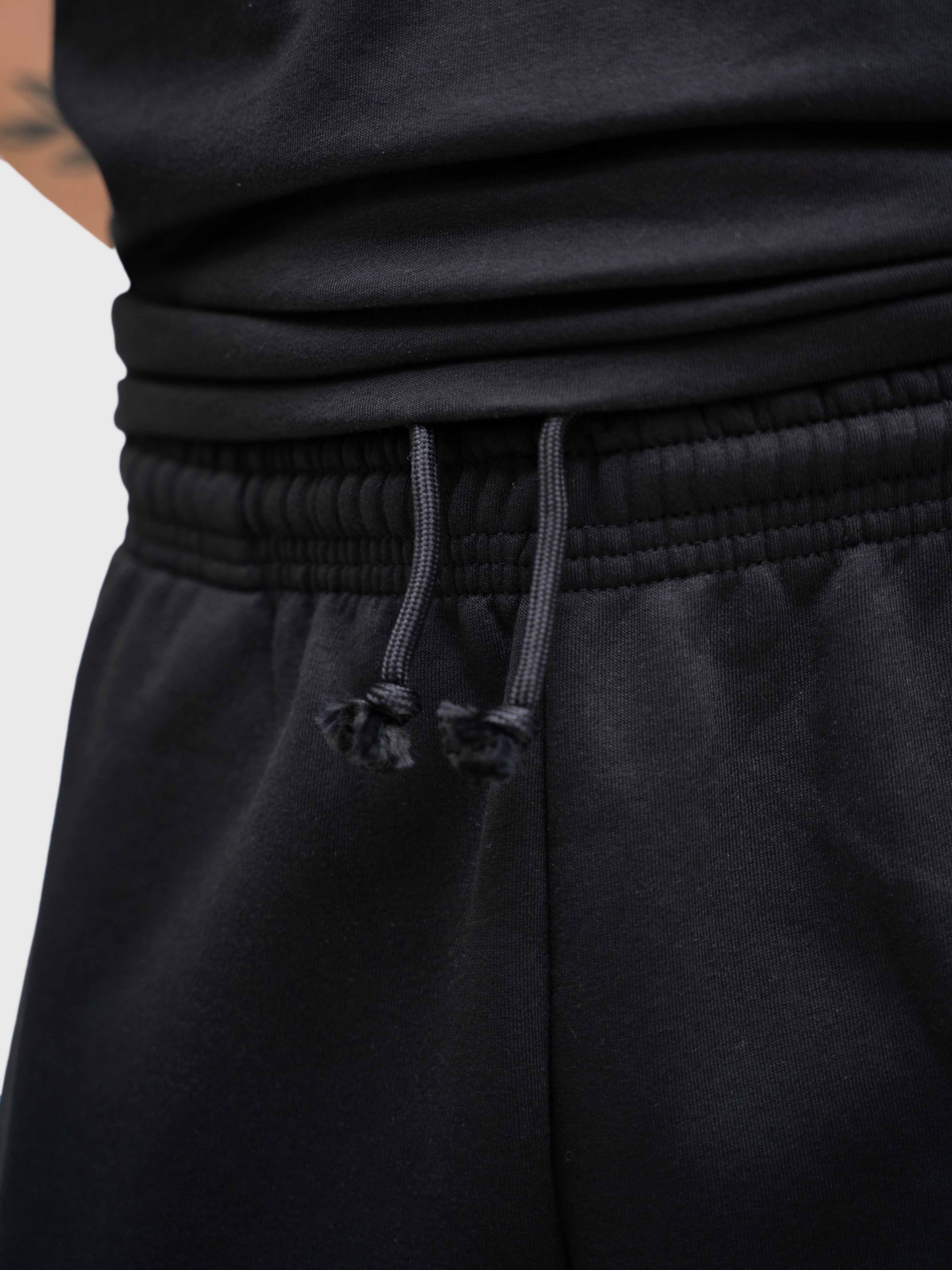 Confidence Straight Sweatpants - Black/White