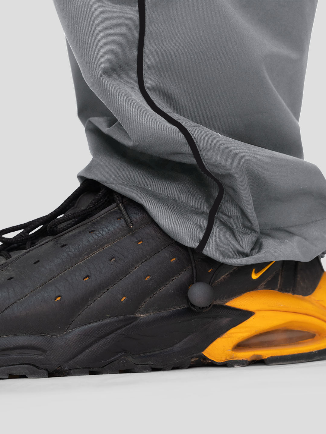 LE Track Pants - Graphite Grey/Black