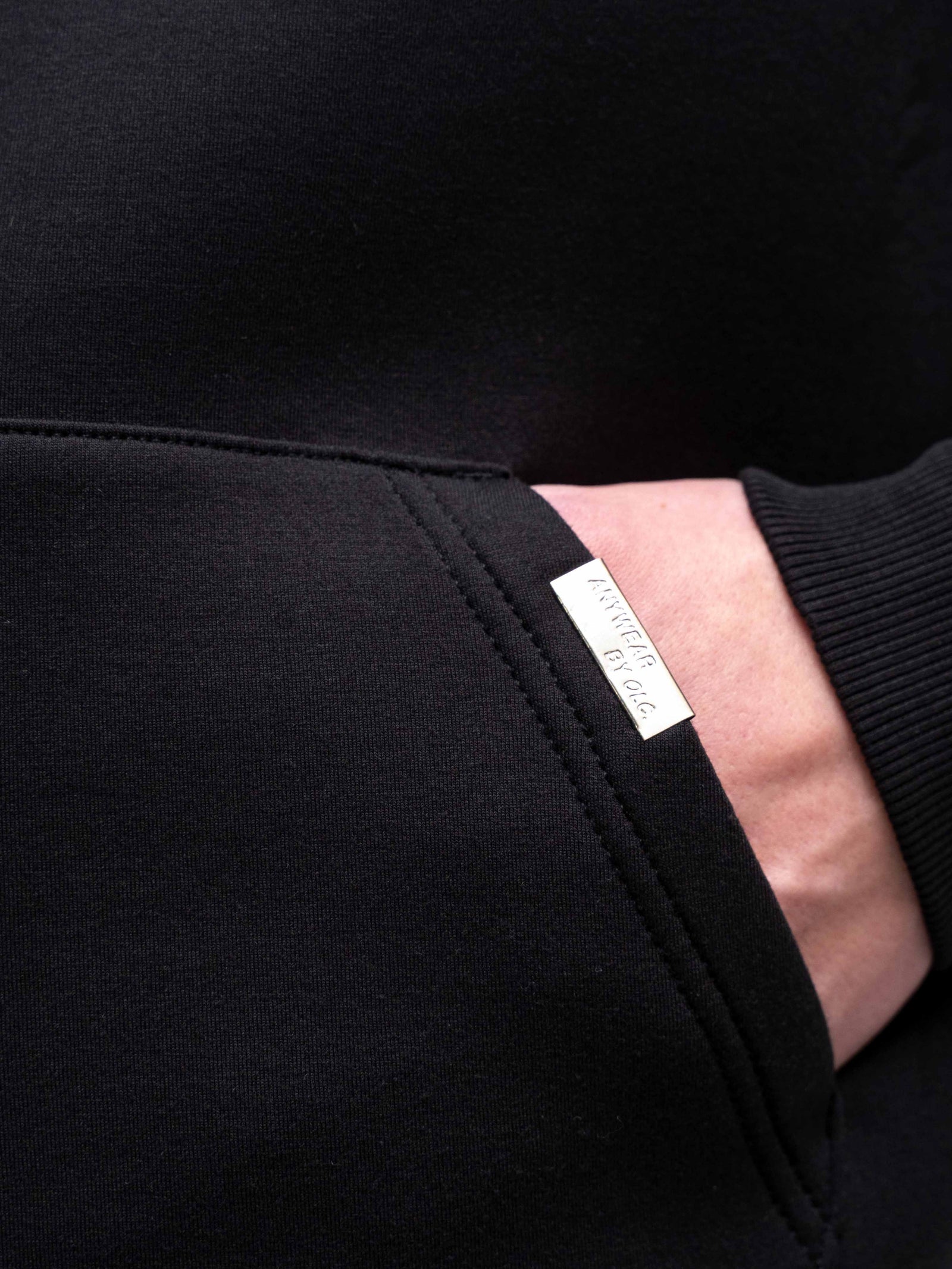AW Puff Zip Hoodie - Black/White