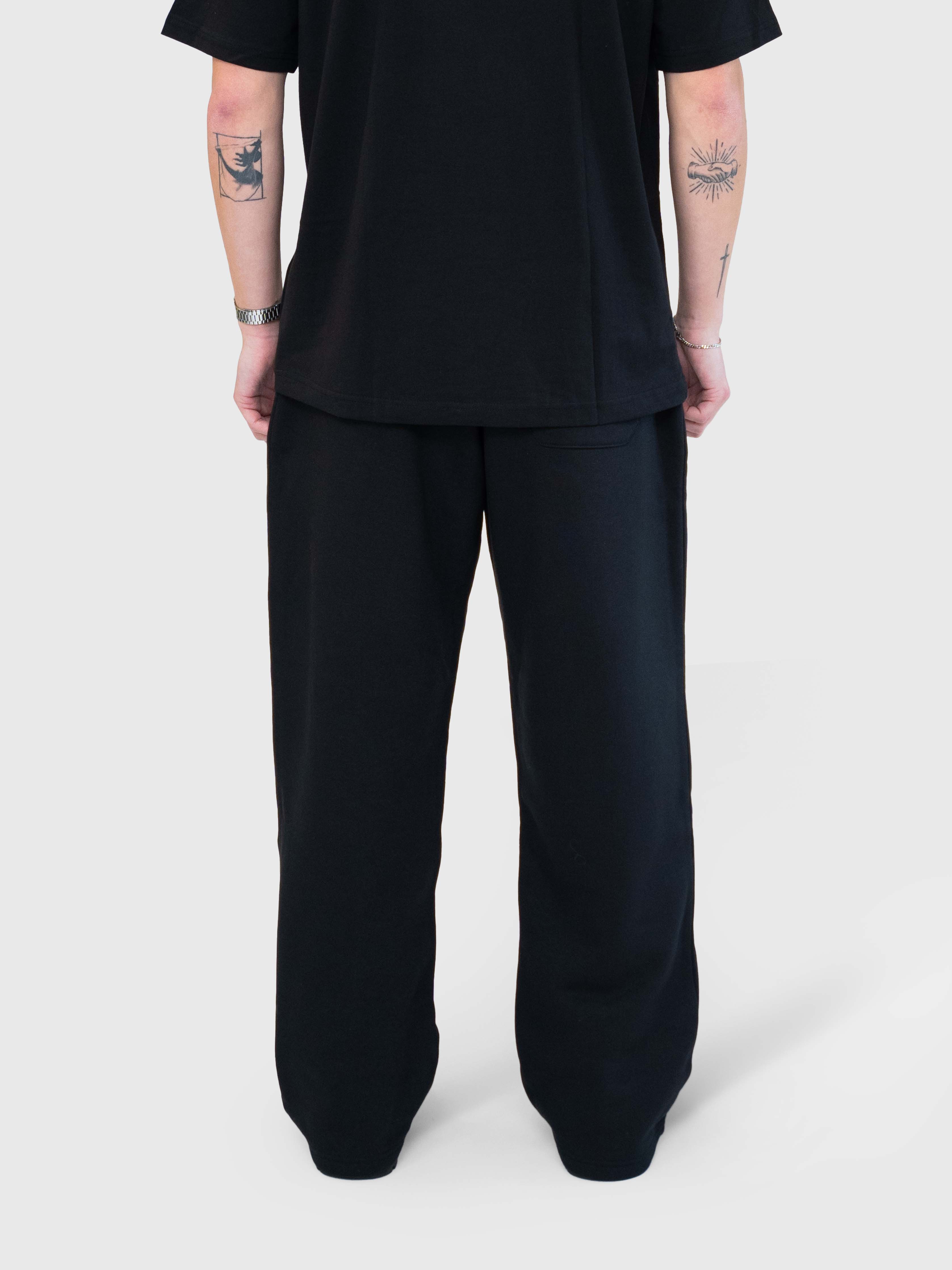 Confidence Straight Sweatpants - Black/White
