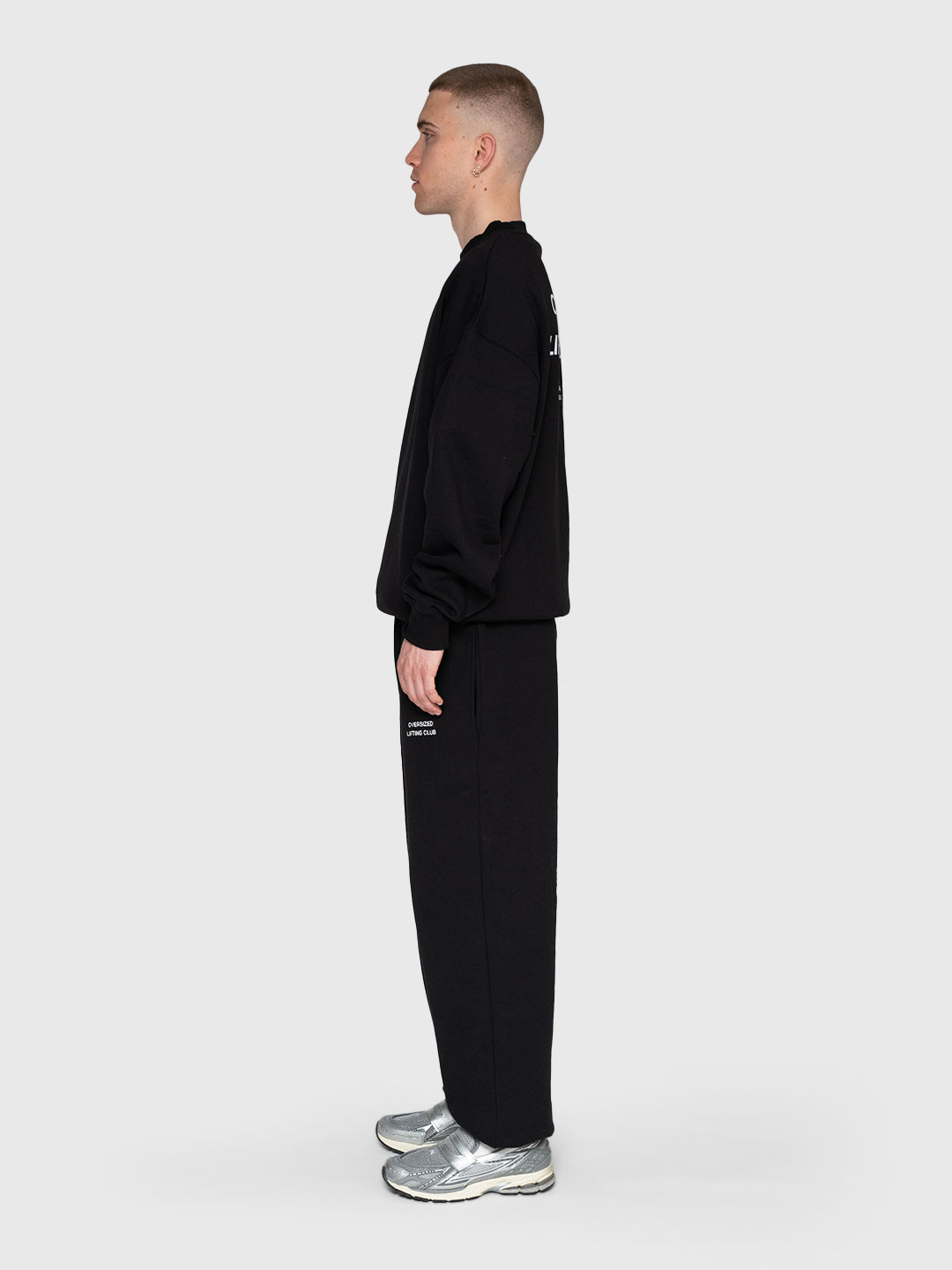Confidence Sweatshirt 2.0 - Black/White